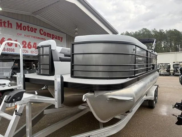 Slide: The Image of Veranda Vista 22XRC 2026 - 2