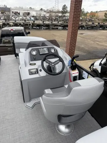 Slide: The Image of Veranda Vista 22XRC 2026 - 23