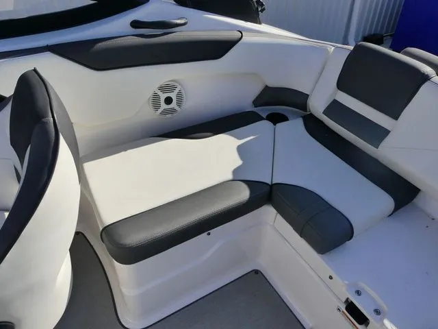 Slide: The Image of Yamaha AR210 2021 - 16