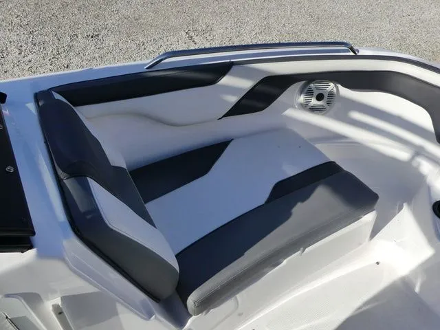 Slide: The Image of Yamaha AR210 2021 - 18