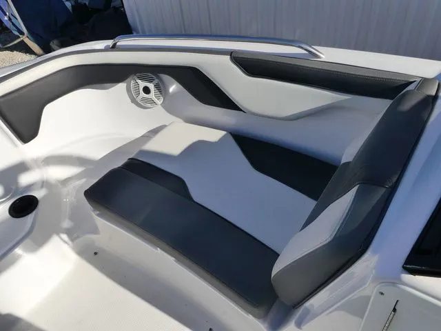 Slide: The Image of Yamaha AR210 2021 - 19