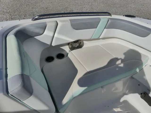 Slide: The Image of Chaparral 230 Suncoast 2020 - 18