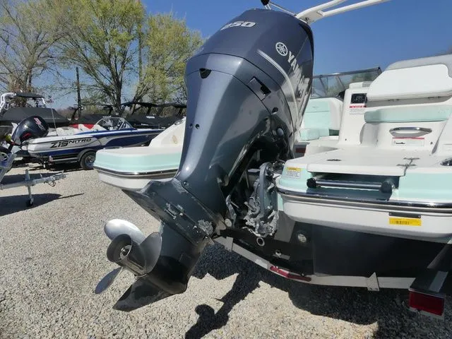 Slide: The Image of Chaparral 230 Suncoast 2020 - 6