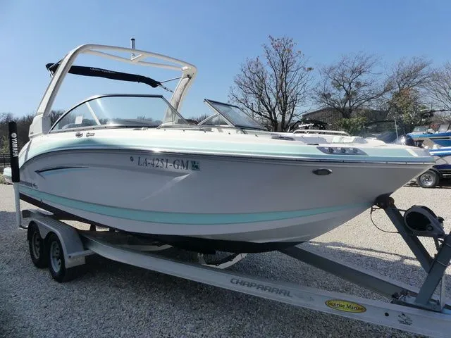 Slide: The Image of Chaparral 230 Suncoast 2020 - 8