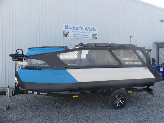 The Image of Sea-Doo Switch 16 2023 - 1