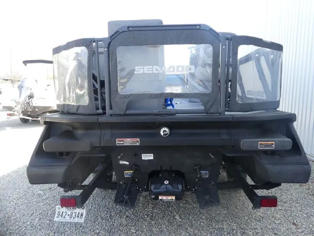 Slide: The Image of Sea-Doo Switch 16 2023 - 4