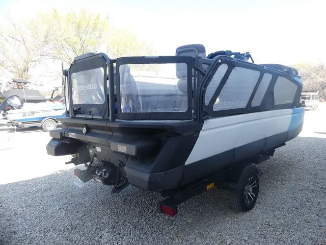 Slide: The Image of Sea-Doo Switch 16 2023 - 6