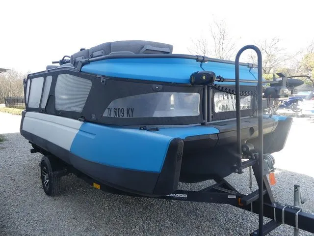 Slide: The Image of Sea-Doo Switch 16 2023 - 7