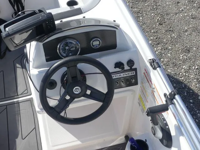 Slide: The Image of Bayliner Element M15 2023 - 14