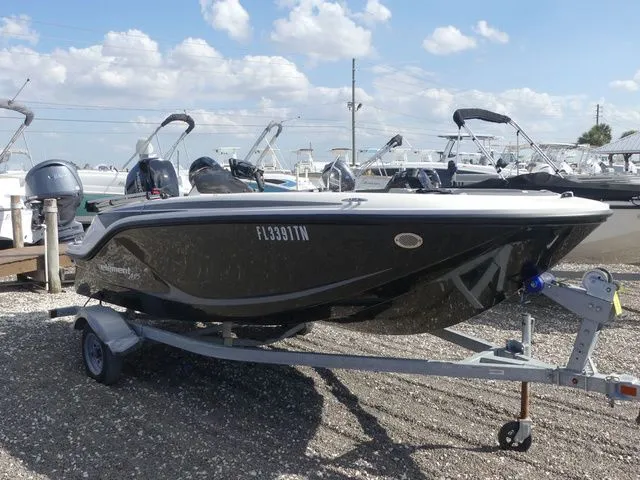 Slide: The Image of Bayliner Element M15 2023 - 3