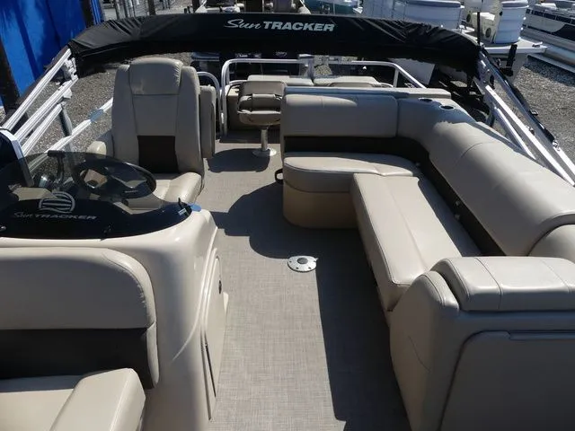 Slide: The Image of Sun Tracker Fishin' Barge 22 DLX 2019 - 11