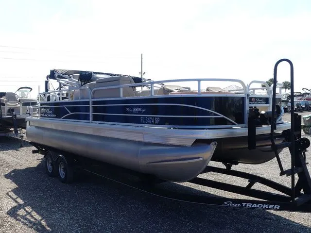 Slide: The Image of Sun Tracker Fishin' Barge 22 DLX 2019 - 3