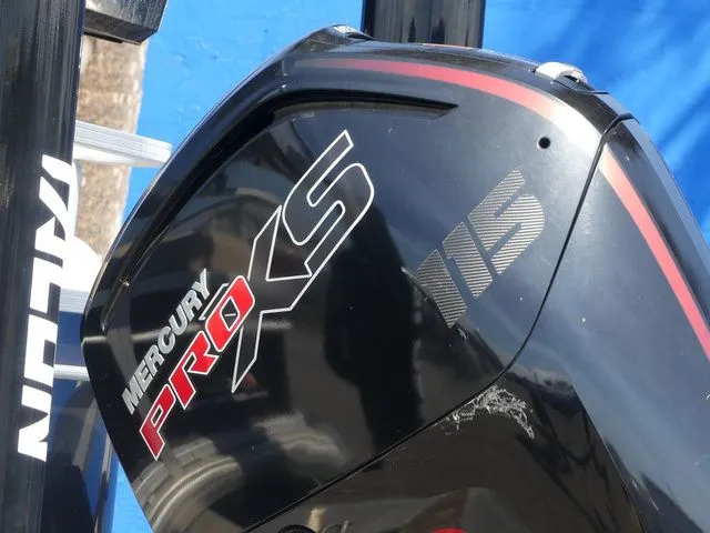 Slide: The Image of Sun Tracker Fishin' Barge 22 DLX 2019 - 9