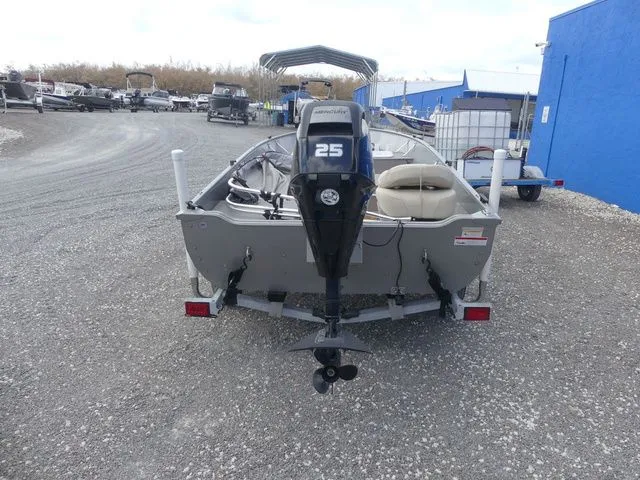 Slide: The Image of Crestliner 1450 Discovery Tiller 2017 - 5