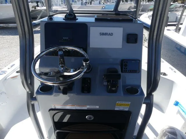 Slide: The Image of Sea Pro 210 DLX 2026 - 10