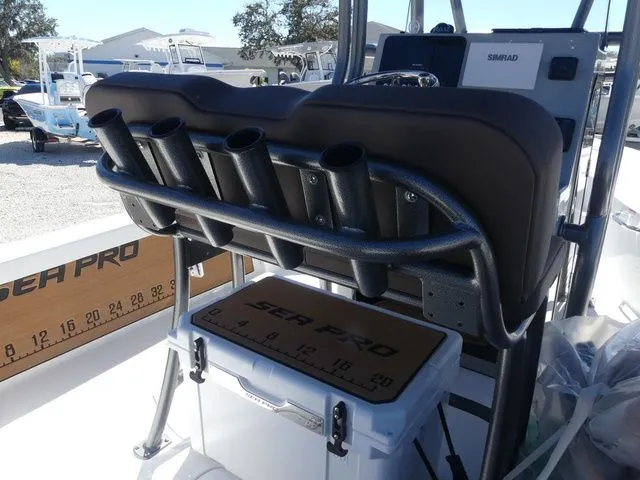 Slide: The Image of Sea Pro 210 DLX 2026 - 9