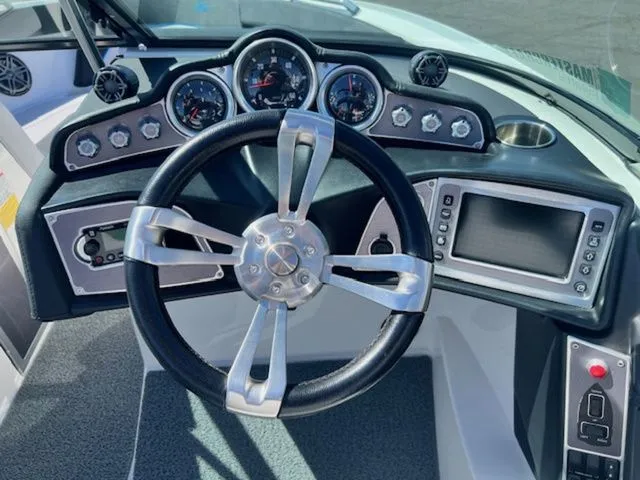 Slide: The Image of MasterCraft XT23 2017 - 17