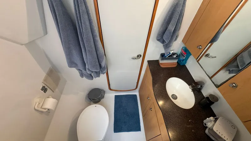 Slide: The Image of Owner's Ensuite Port Hull - 52