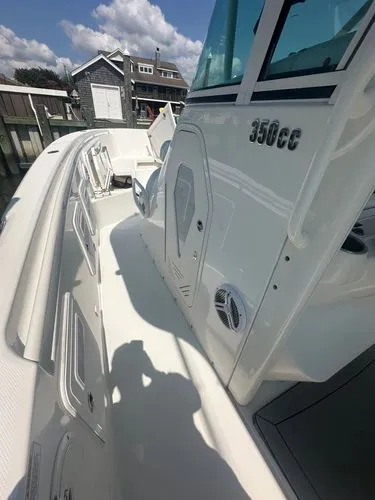 Slide: The Image of 2007 Everglades 350 Center Console - Image 11 - 11