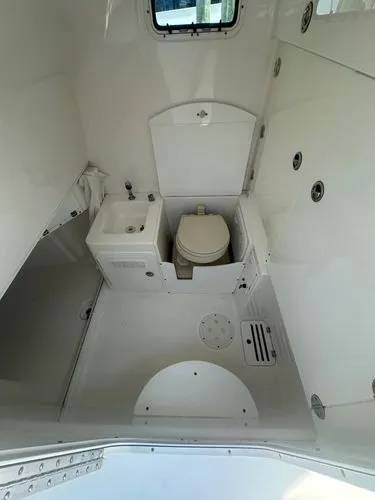 Slide: The Image of 2007 Everglades 350 Center Console - Image 13 - 13