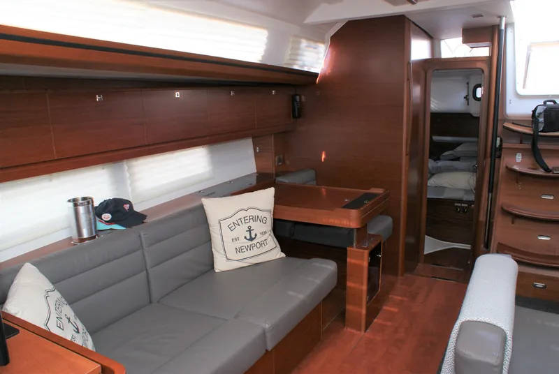 Slide: The Image of Stb settee - 10