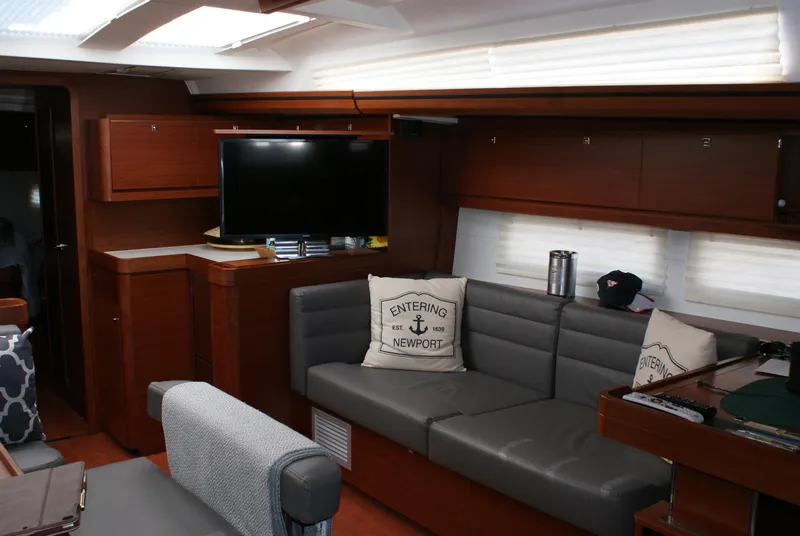 Slide: The Image of Salon - 9