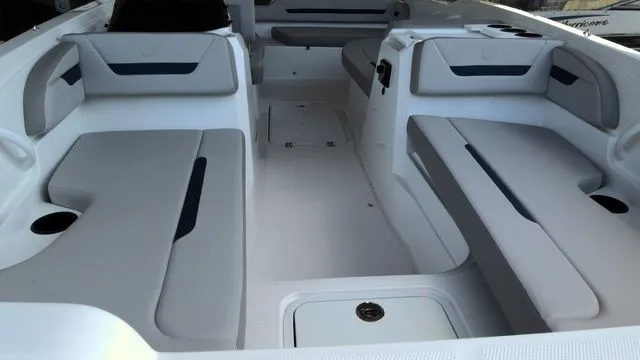 Slide: The Image of Hurricane SunDeck Sport 205 OB 2025 - 5