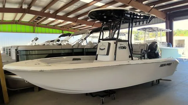 The Image of Sea Pro 202 Center Console 2026 - 1