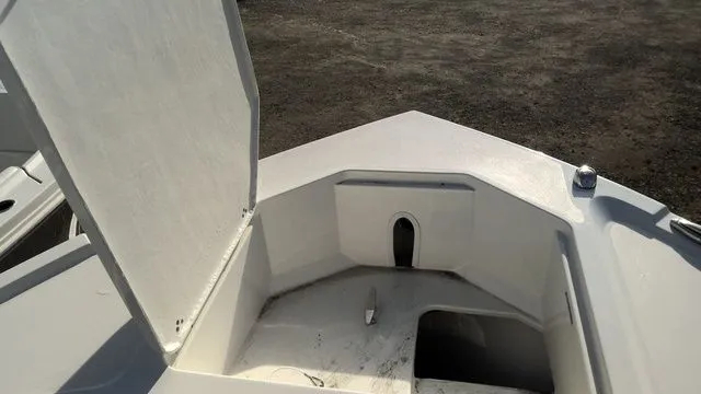 Slide: The Image of Parker Marine 2600 Center Console 2025 - 34