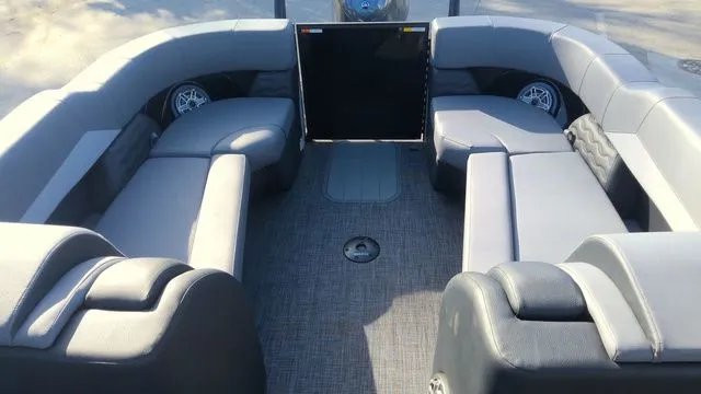 Slide: The Image of SunCatcher Diamond Elite 324RC 2026 - 7