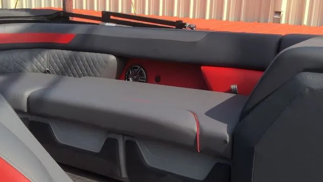 Slide: The Image of Godfrey Sweetwater 2286 SB 27" Impact Center Tube Package 2026 - 12