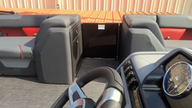 Slide: The Image of Godfrey Sweetwater 2286 SB 27" Impact Center Tube Package 2026 - 13