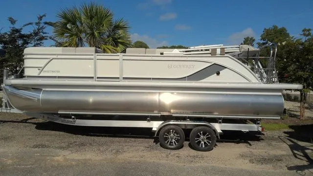 The Image of Godfrey Sweetwater 2286 SFL Sport Tube 27 In. Package 2026 - undefined