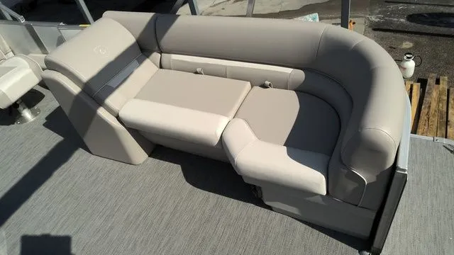 Slide: The Image of Godfrey Xperience 2286 SBX Sport Tube 27 In. Package 2026 - 11