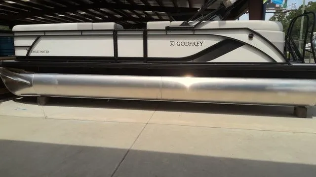 The Image of Godfrey Sweetwater 2286 SB 27" Impact Center Tube Package 2026 - undefined