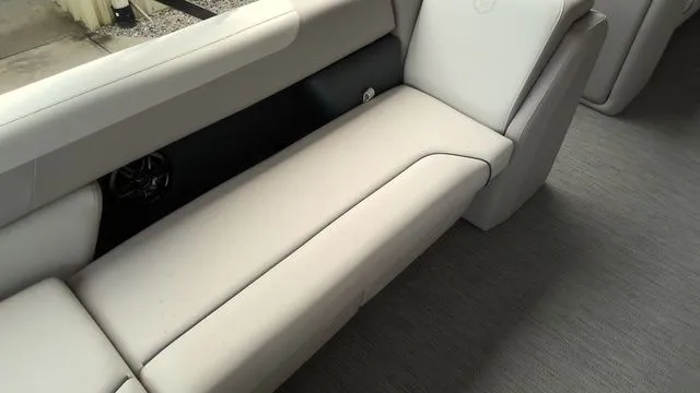 Slide: The Image of Godfrey Sweetwater 2286 SB 27" Impact Center Tube Package 2026 - 10