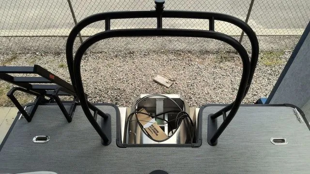 Slide: The Image of Godfrey Sweetwater 2286 SB 27" Impact Center Tube Package 2026 - 9