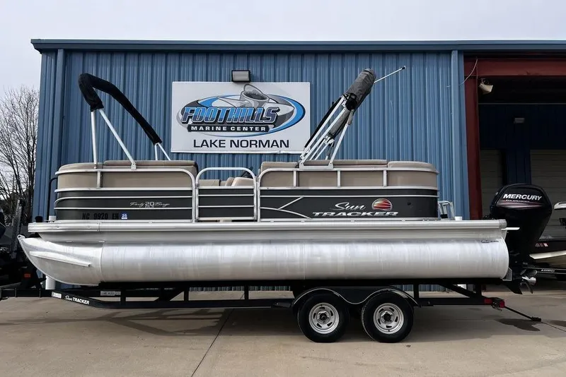 The Image of 2026 Sun Tracker Party Barge 20 DLX pontoon boat at Foothills Marine Center. - 1