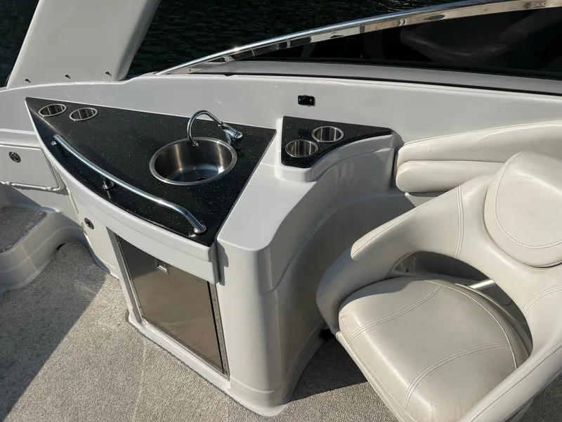 Slide: The Image of Crownline Boats 300 LS 2008 - 21