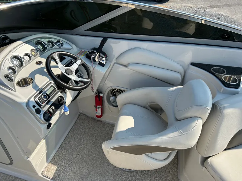 Slide: The Image of Crownline Boats 300 LS 2008 - 40