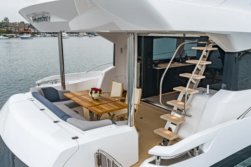 Slide: The Image of Sunseeker Manhattan 68 2023 - 27