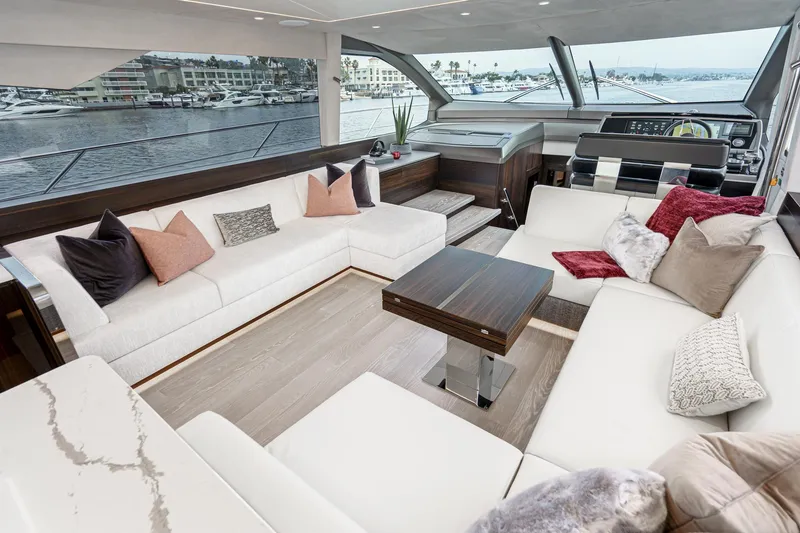 Slide: The Image of Sunseeker Manhattan 68 2023 - 37