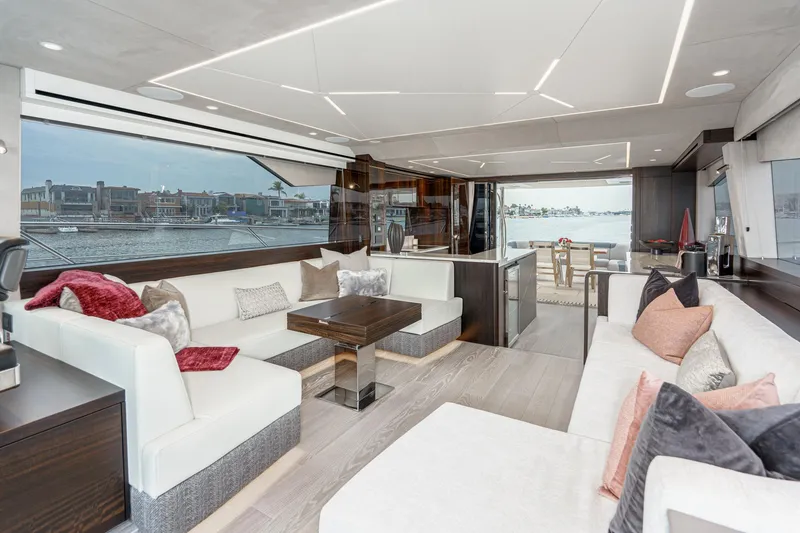 Slide: The Image of Sunseeker Manhattan 68 2023 - 38