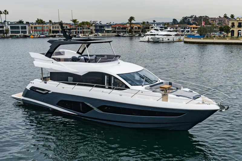 Slide: The Image of Sunseeker Manhattan 68 2023 - 56