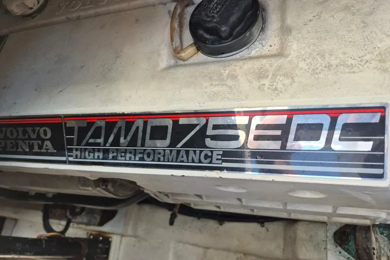 Slide: The Image of Volvo Penta TAMD75EDC high-performance engine in 2004 Riviera 4000 Offshore boat. - 45