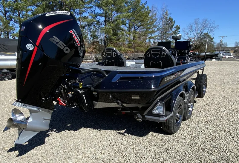 Slide: The Image of Ranger Z520R 2025 boat with powerful outboard motor. - 3