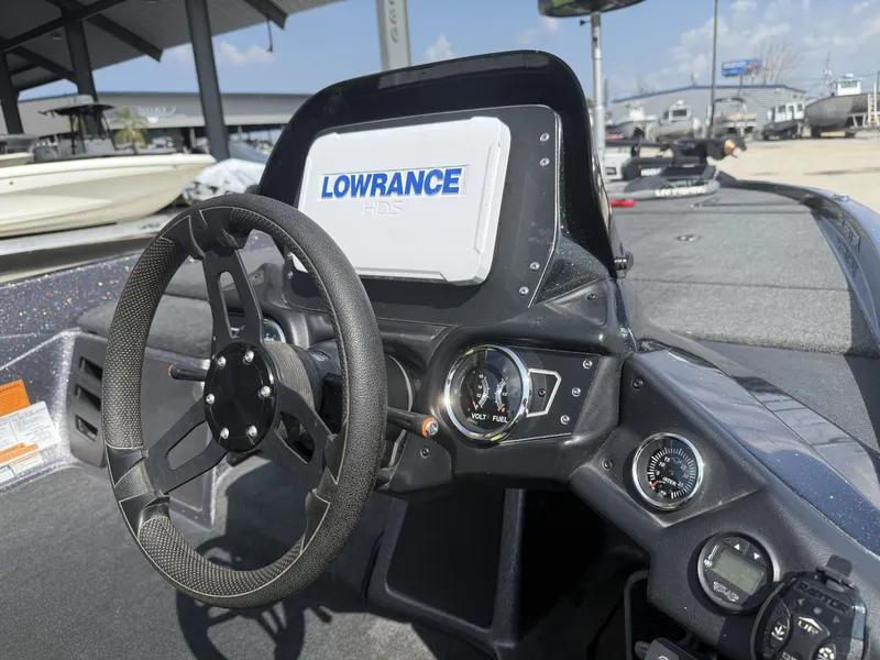 Slide: The Image of Skeeter ZX200 2021 - 12