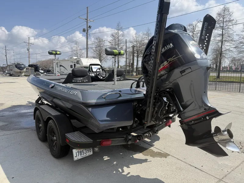 Slide: The Image of Skeeter ZX200 2021 - 9