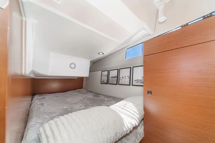 Slide: The Image of 2013 Jeanneau Nc 9 - Image 15 - 15