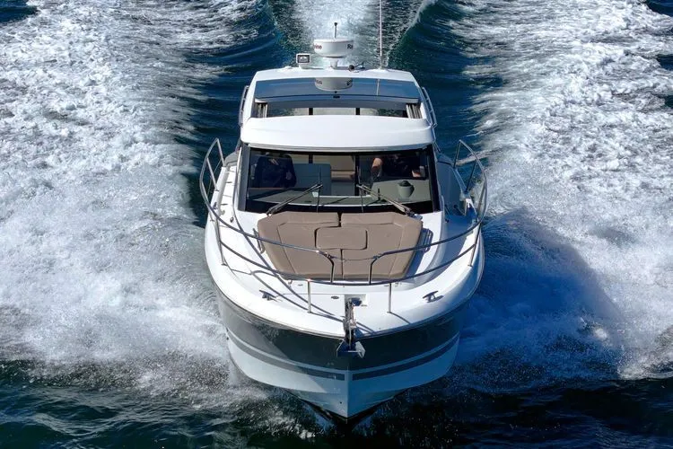 Slide: The Image of 2013 Jeanneau Nc 9 - Image 2 - 2